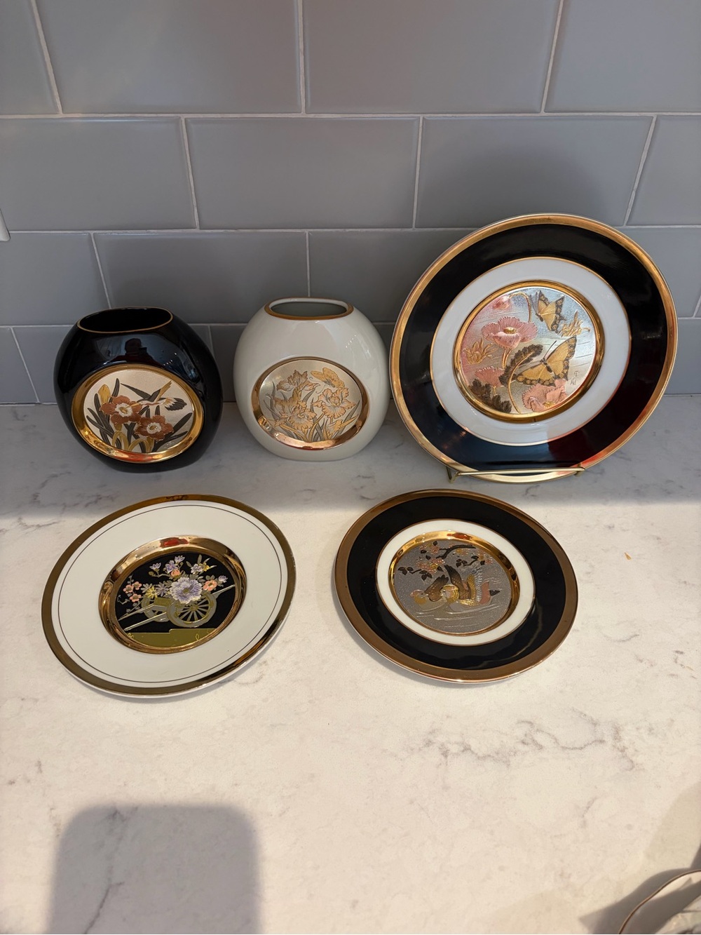 5 Vintage Gold-Trimmed Decorative Plates and Vases Set Chokin